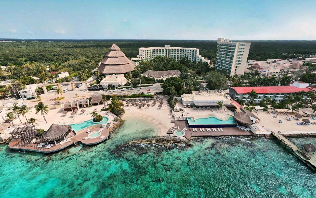 מלון Grand Park Royal קוזומל מראה חיצוני תמונה Aerial view of the resort