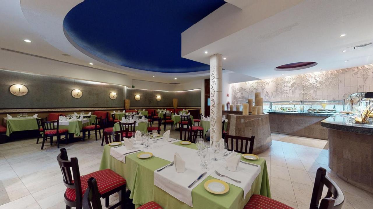 מלון Grand Park Royal קוזומל מראה חיצוני תמונה Restaurant at the hotel